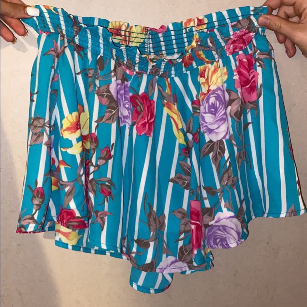 Floral flowy shorts